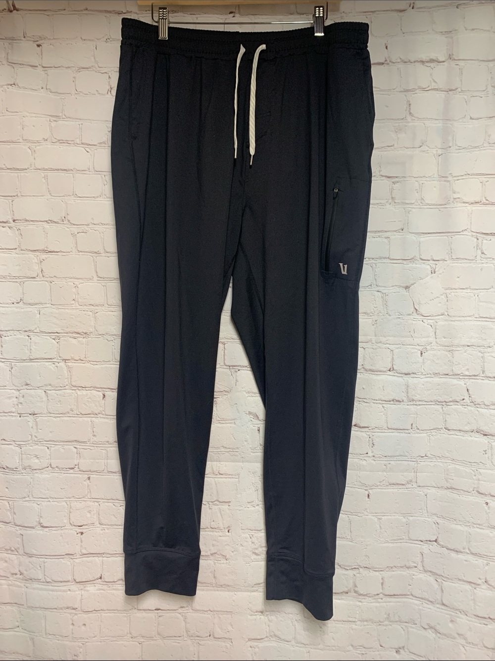 Vuori Sunday Performance Black Joggers Size XXL - Picture 3 of 9